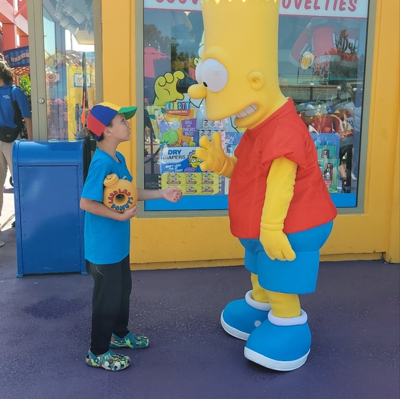 Universal Studios The Simpsons Doughnut Cup Bottle - Picture 12 of 16